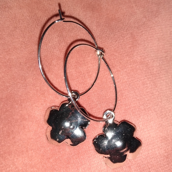 Camellia Rose Flower Hoop Earrings Black Enamel Silver Stainless Steel Hoops New - Picture 5 of 7
